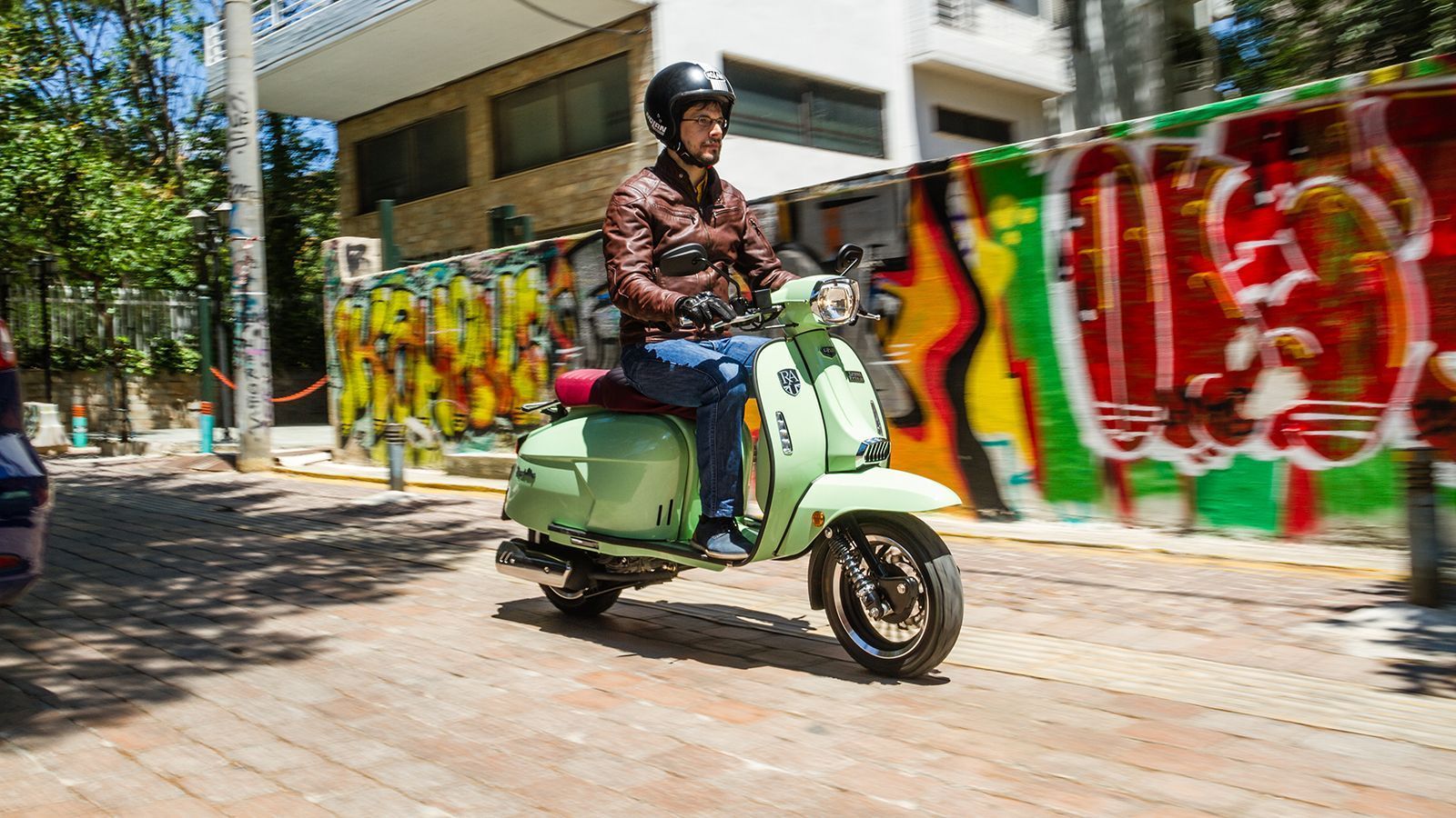 Royal Alloy GP 125: Μεταλλικό σώμα και ανάρτηση με 2 εμπρός αμορτισέρ 